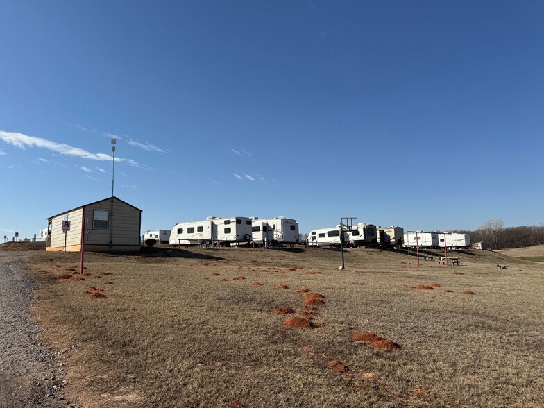 More Photos Of 2601 US-277, Ninnekah Trailer Camper Park For Sale