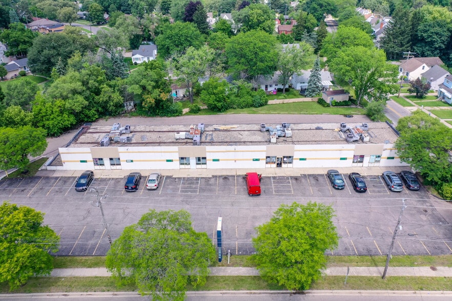 More Photos Of 2710 W Court St, Flint Office For Sale