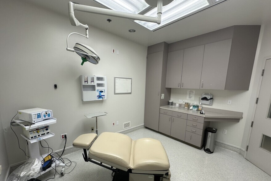 More Photos Of 1229 Madison St, Seattle Medical For Sale
