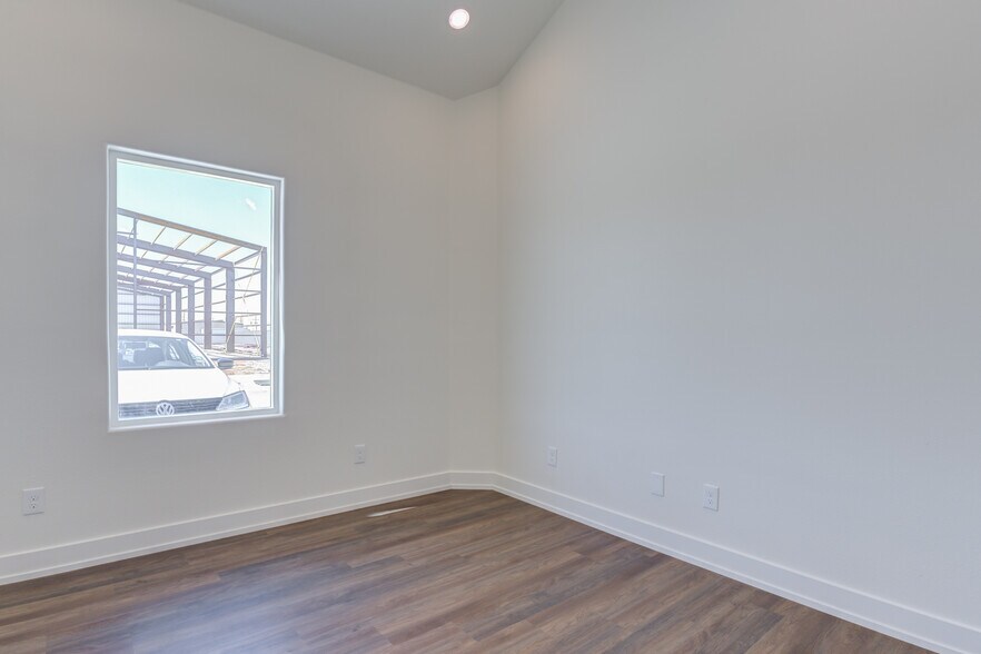 More Photos Of 11419 CR 2220, Lubbock Warehouse For Sale