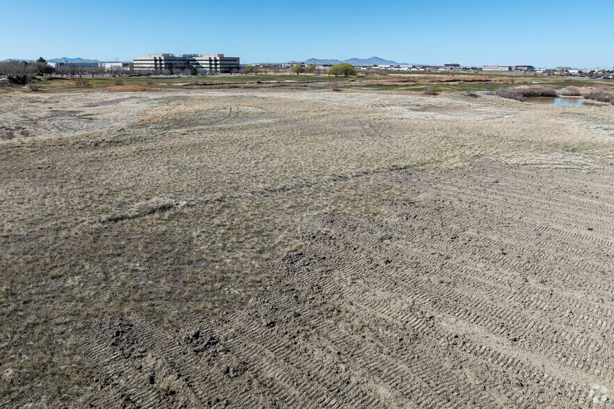 More Photos Of 4216 Lake Park Boulevard, West Valley City Research And Development For Lease