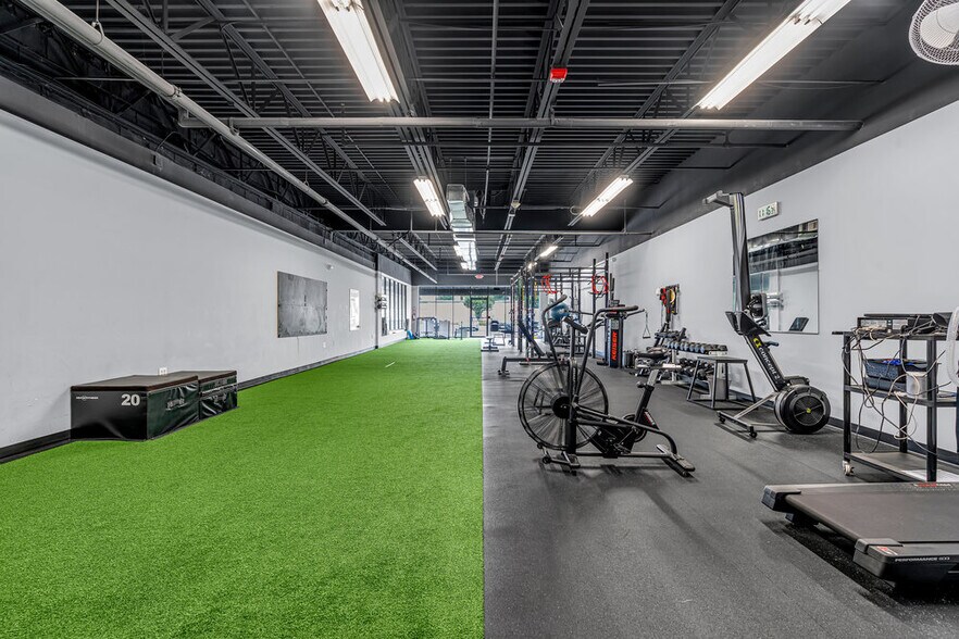 More Photos Of 781 Brick Blvd, Brick General Retail For Lease