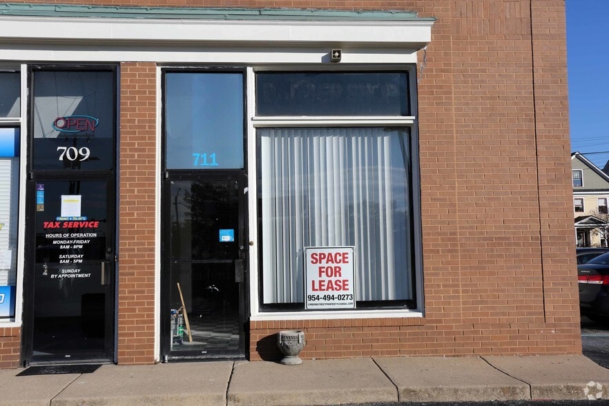 More Photos Of 705-711 London St, Portsmouth Office For Sale