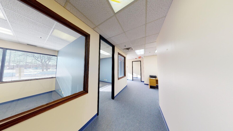 More Photos Of 120-160 W Center Ct, Schaumburg Office For Lease