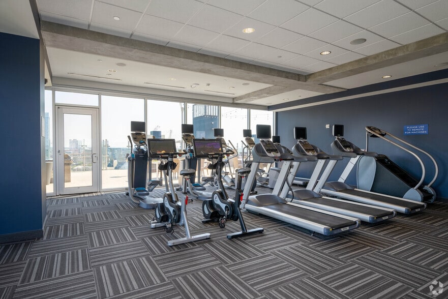 More Photos Of 51 Rainey St, Austin Apartments For Lease