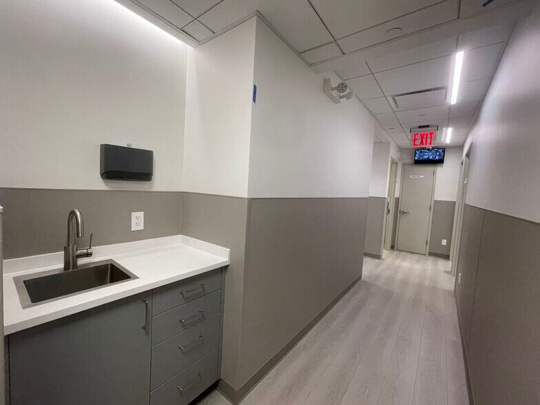 More Photos Of 849 53rd St, Brooklyn Medical For Lease