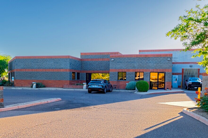 More Photos Of 7678 E Greenway Rd, Scottsdale Light Distribution For Lease