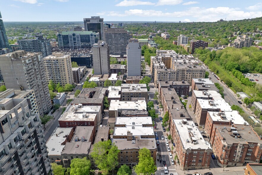 More Photos Of 2066-2070 Av Lincoln, Montréal Apartments For Sale