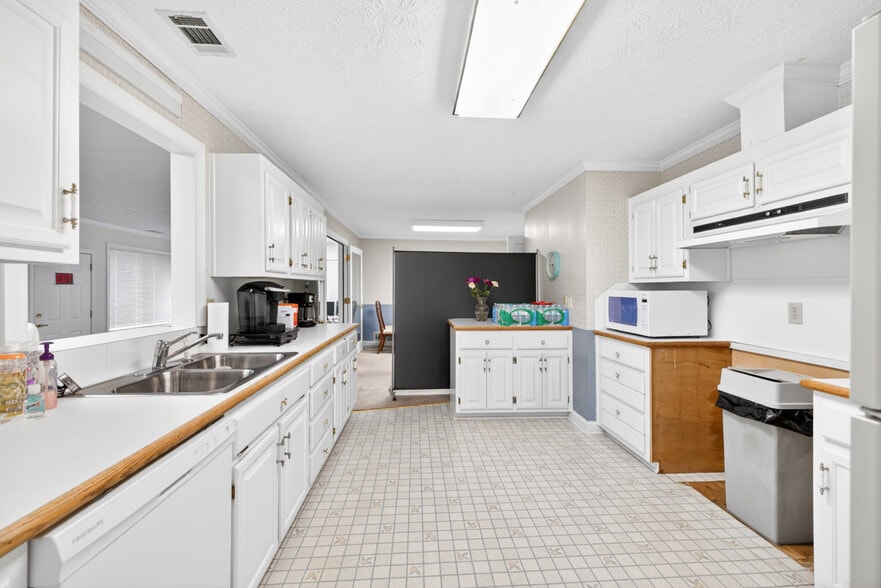 More Photos Of 2940 Rosebud Rd, Loganville Office For Sale