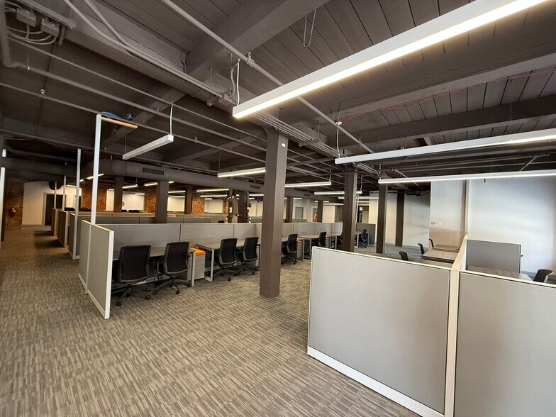 More Photos Of 420 NW 5th St, Evansville Office For Lease