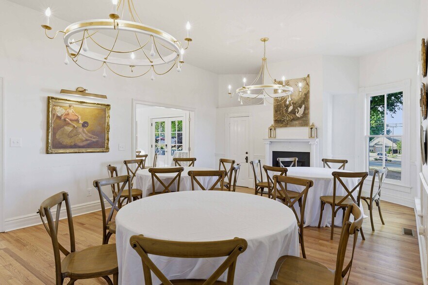 More Photos Of 320 Blount Ave, Guntersville Specialty For Sale