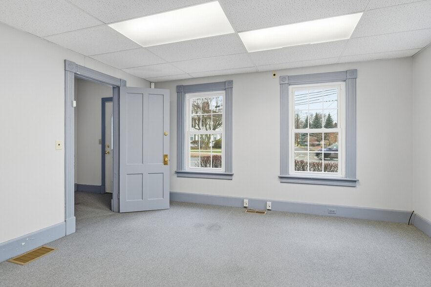 More Photos Of 355 Bridge St, Northampton Office For Lease