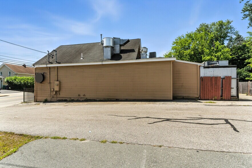 More Photos Of 568 Providence St, West Warwick Restaurant For Sale