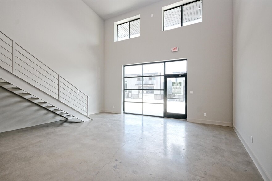 More Photos Of 451 Farrell Rd, Dripping Springs Unknown For Lease