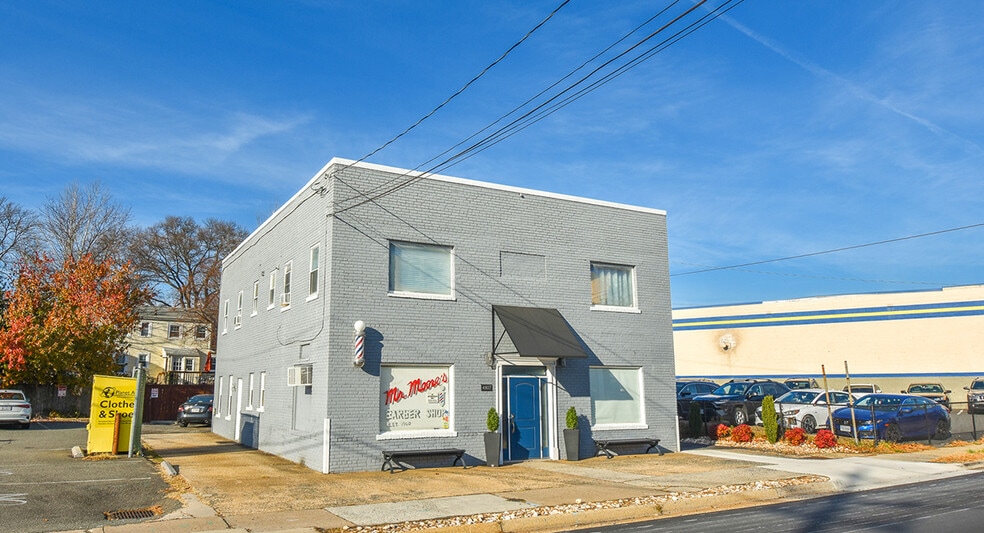 Primary Photo Of 4807 Langston Blvd, Arlington Storefront For Sale