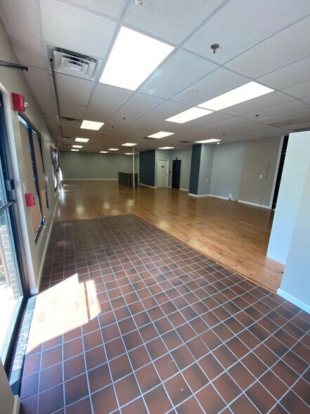 More Photos Of 255 Worcester St, Natick Storefront Retail Office For Lease