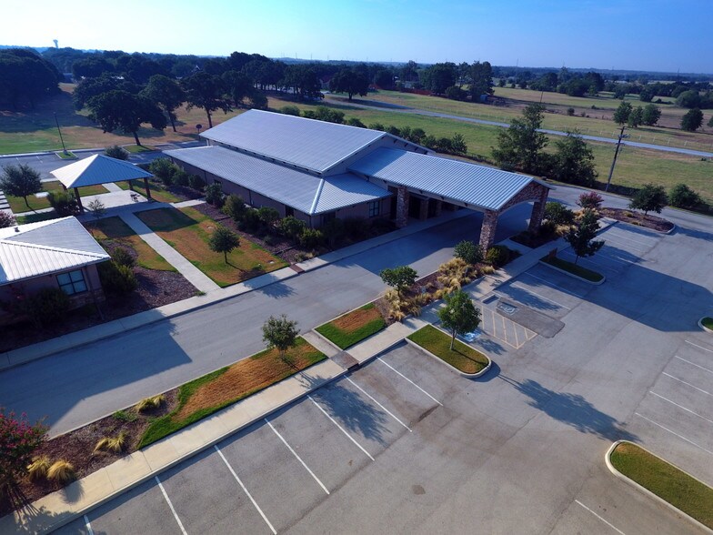 More Photos Of 601 Old Base Rd, Aurora Religious Facility For Sale