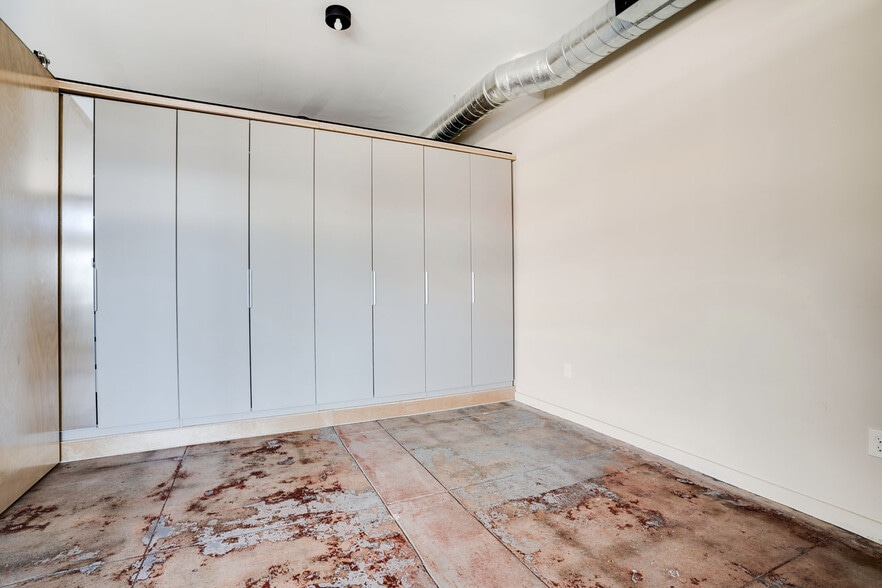 More Photos Of 6012 York Blvd, Los Angeles Office For Lease