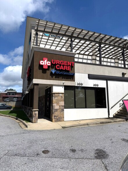 More Photos Of 2709 Pelham Rd, Greenville Medical For Lease