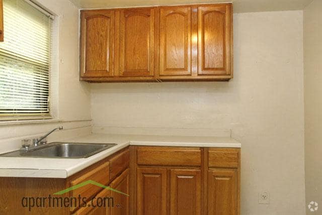 More Photos Of 35 Woodland Dr, Hartford Apartments For Sale