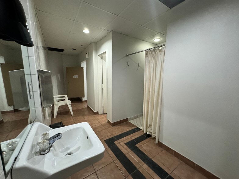 More Photos Of 224 E Garden St, Pensacola Apartments For Sale