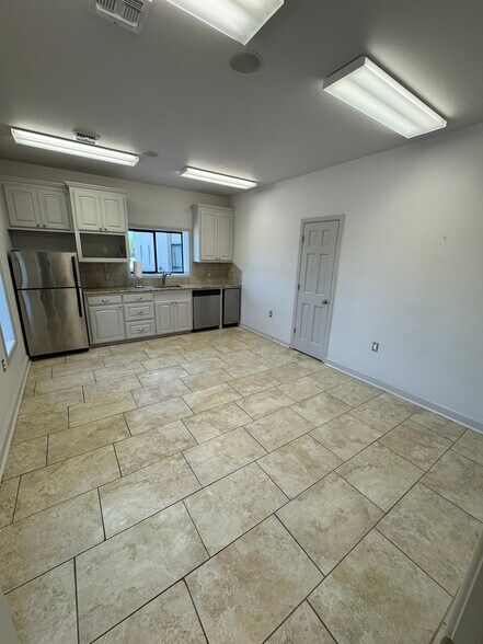 More Photos Of 851 Bordovsky Rd, La Grange Warehouse For Sale