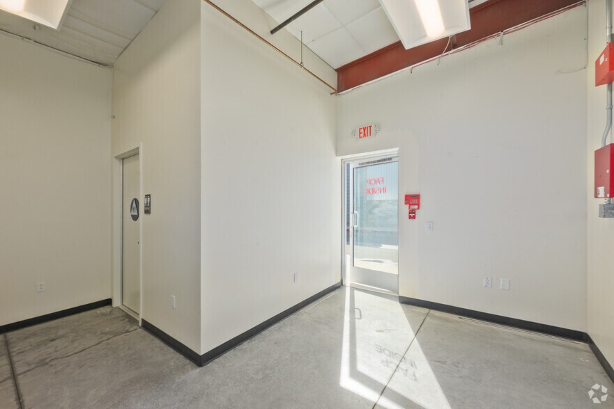 More Photos Of 84829 Avenue 48, Coachella Manufacturing For Sale