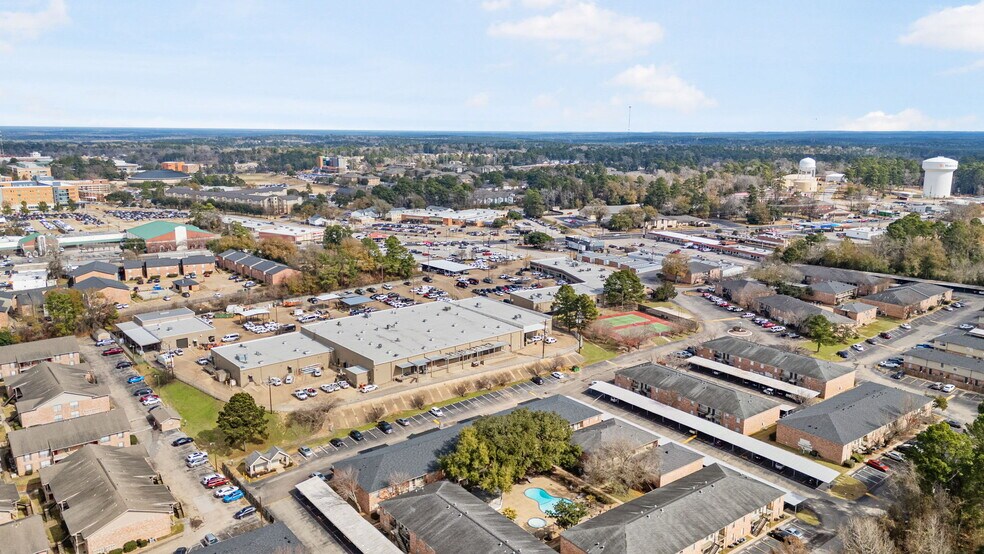 More Photos Of 2451 Lake Rd, Huntsville Apartments For Sale