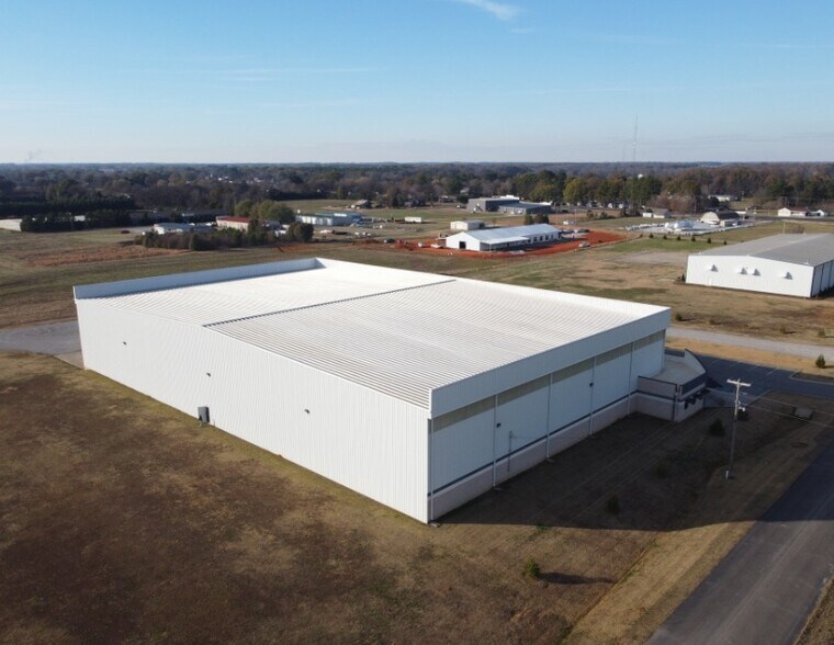 More Photos Of 105 Jarvis Brewer Dr, Rogersville Industrial For Lease