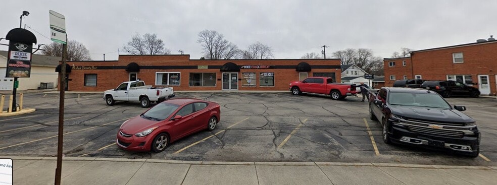 Primary Photo Of 4716-4724 S Dixie Dr, Dayton Unknown For Lease