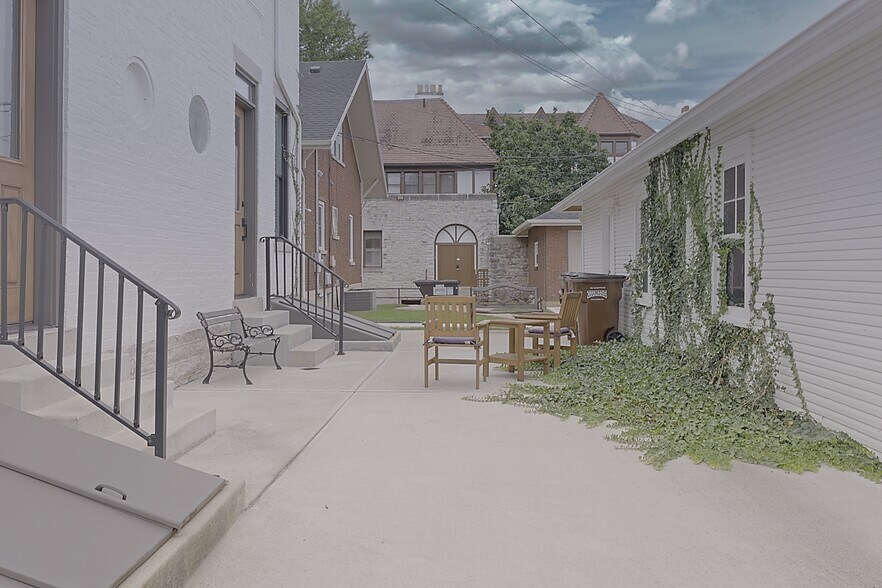 More Photos Of 26 N Short St, Troy Office For Lease
