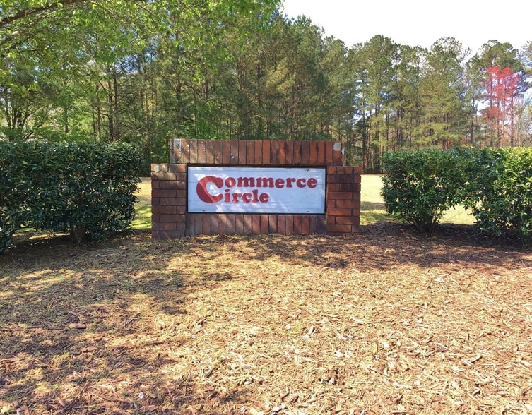 More Photos Of 120 Commerce Cir, Fayetteville Office For Sale
