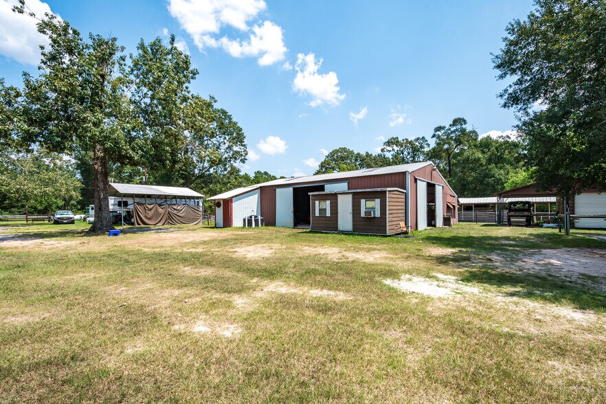 More Photos Of 16410 FM 1485 Rd, Conroe Veterinarian Kennel For Sale