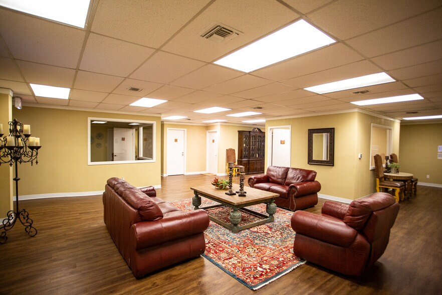 More Photos Of 2505 Washington Ave, Waco Office For Lease