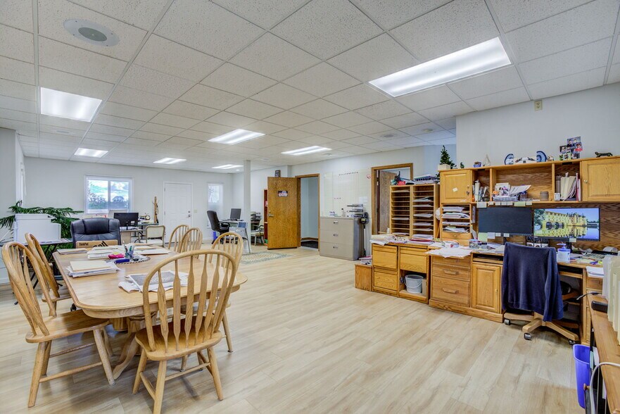 More Photos Of 2434 Commerce Blvd, Mound Office For Sale