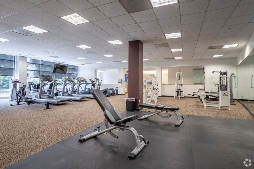 More Photos Of 955 American Ln, Schaumburg Office For Lease