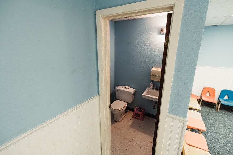 More Photos Of 900 Natchez Ave, Pasadena Schools For Sale