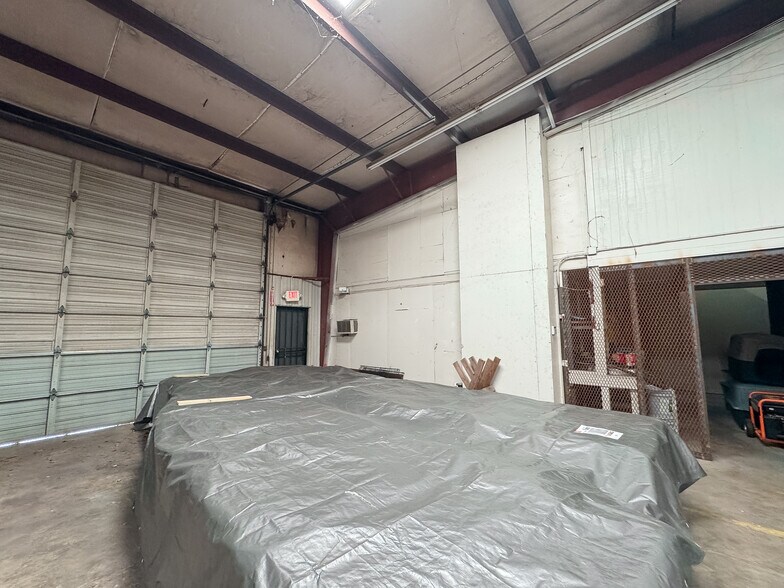 More Photos Of 7206 Elbert, Houston Industrial For Sale