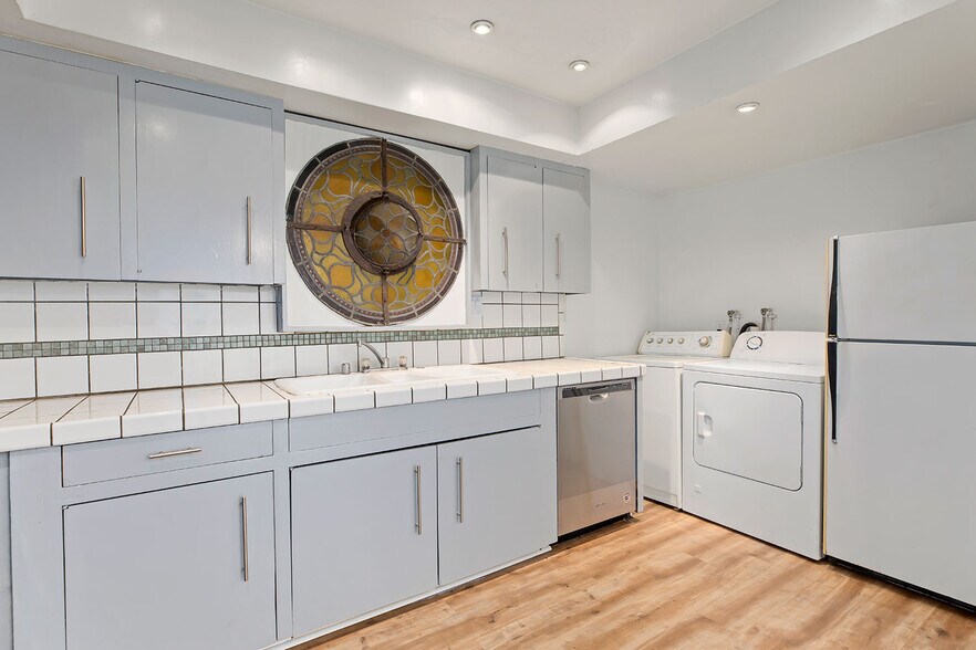 More Photos Of 2749 S Sepulveda Blvd, Los Angeles Multifamily For Sale