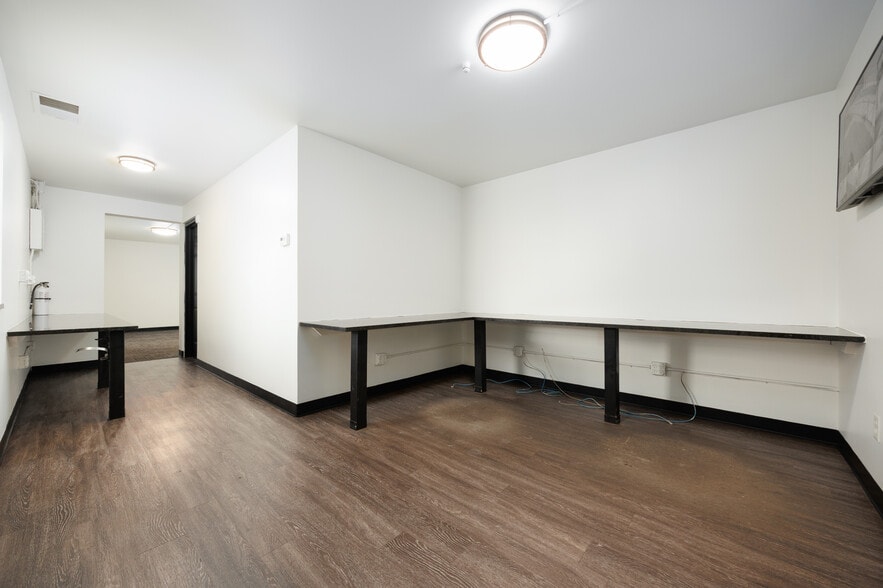 More Photos Of 1245 Memory Ln, Columbus Warehouse For Lease