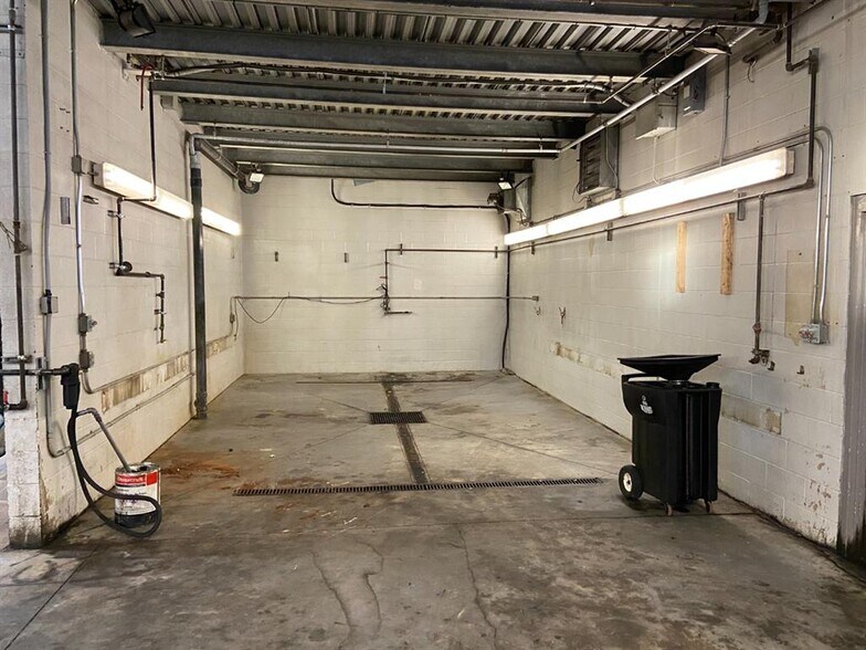 More Photos Of 10101 112 St, Grande Prairie Auto Dealership For Sale