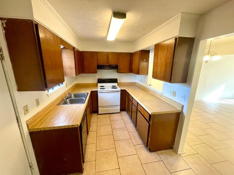 More Photos Of 5745 Horton Ave, Jackson Apartments For Sale
