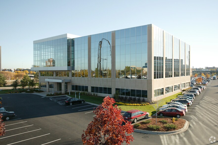 More Photos Of 1101 W River Pky, Minneapolis Office For Lease