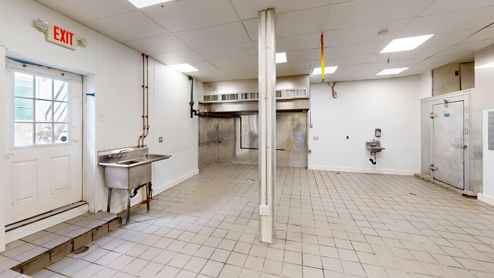 More Photos Of 32 Witherspoon St, Princeton Restaurant For Lease
