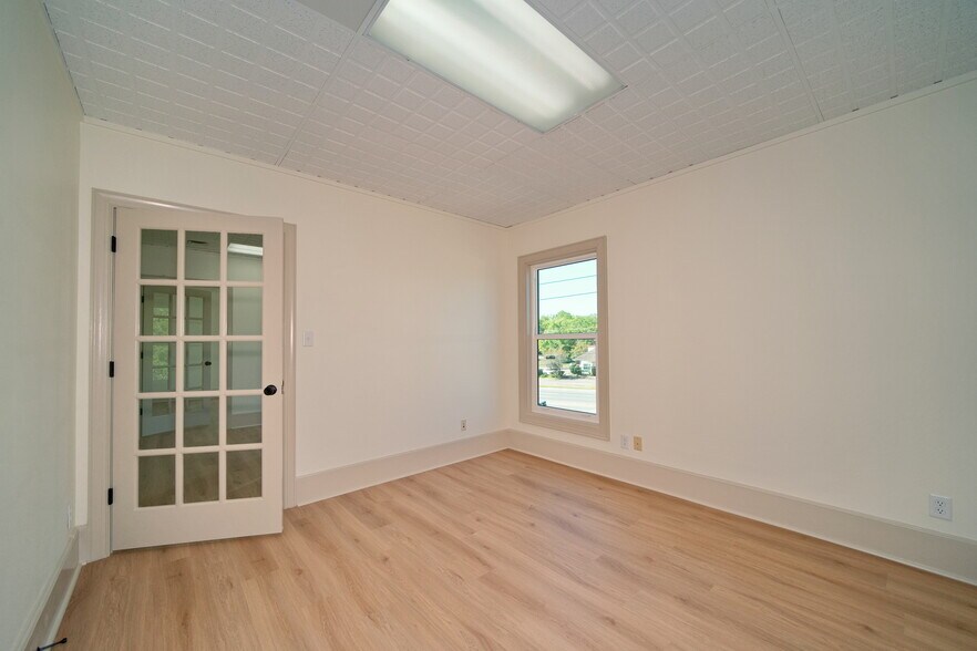 More Photos Of 3375 Capital Cir NE, Tallahassee Office For Lease