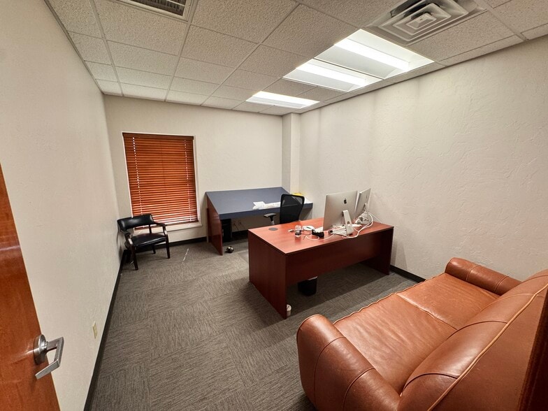 More Photos Of 7408 NW 85th St, Oklahoma City Warehouse For Lease