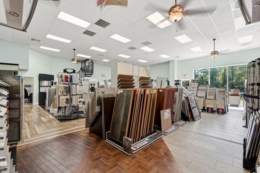 More Photos Of 864 Kingswood Dr, Conway Flex For Sale