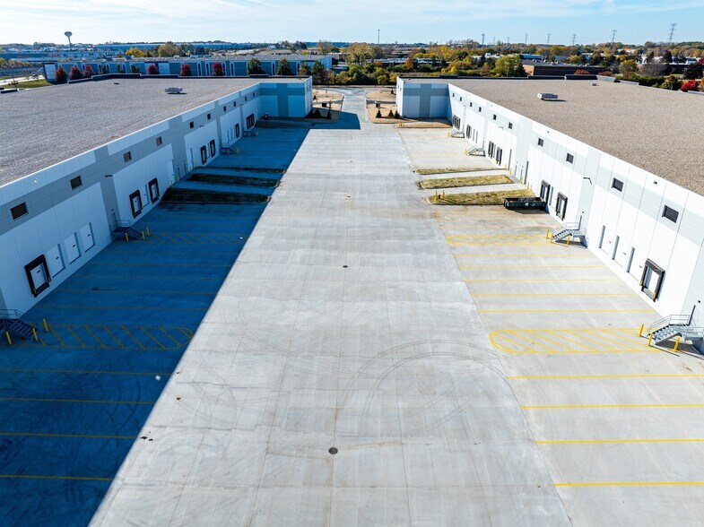 More Photos Of 1850 N US 45, Libertyville Unknown For Lease