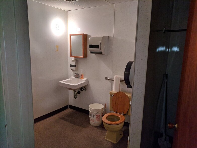 More Photos Of 615-643 E Saginaw Hwy, Grand Ledge Unknown For Lease