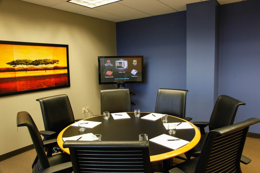 More Photos Of 300 E Lombard St, Baltimore Office Residential For Lease